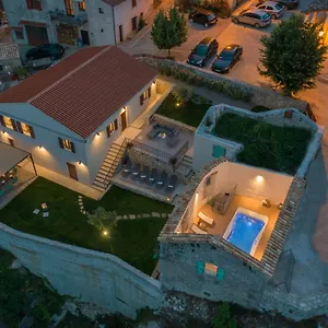Villa Paola, Pićan